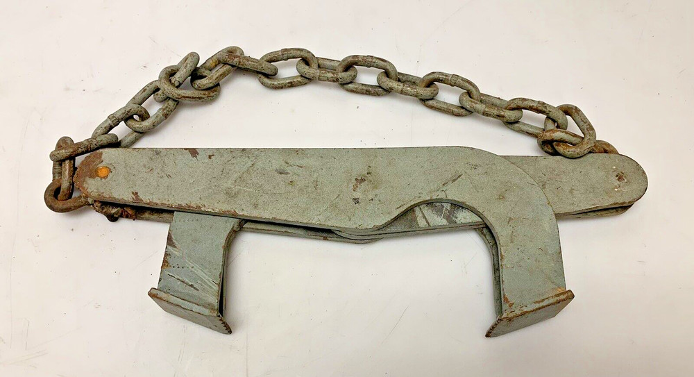 Lot Of 2 Pallet Puller