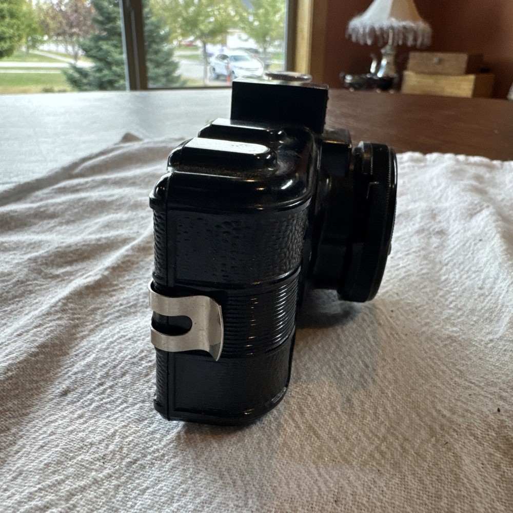 Vintage Mar-Crest Camera Plastic Camera, Untested