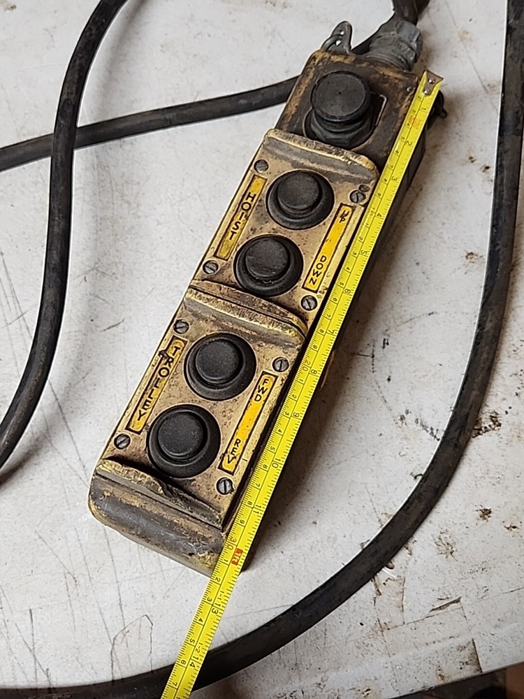 Hubbell Hoist Pendant 4 Button + Creep
