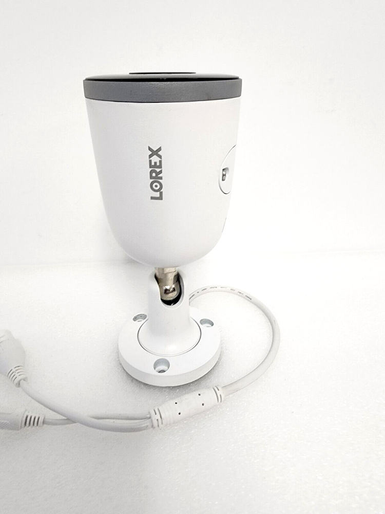 Lorex 4K Ultra HD Smart Deterrence IP Camera w/Smart Security Lighting E895AB
