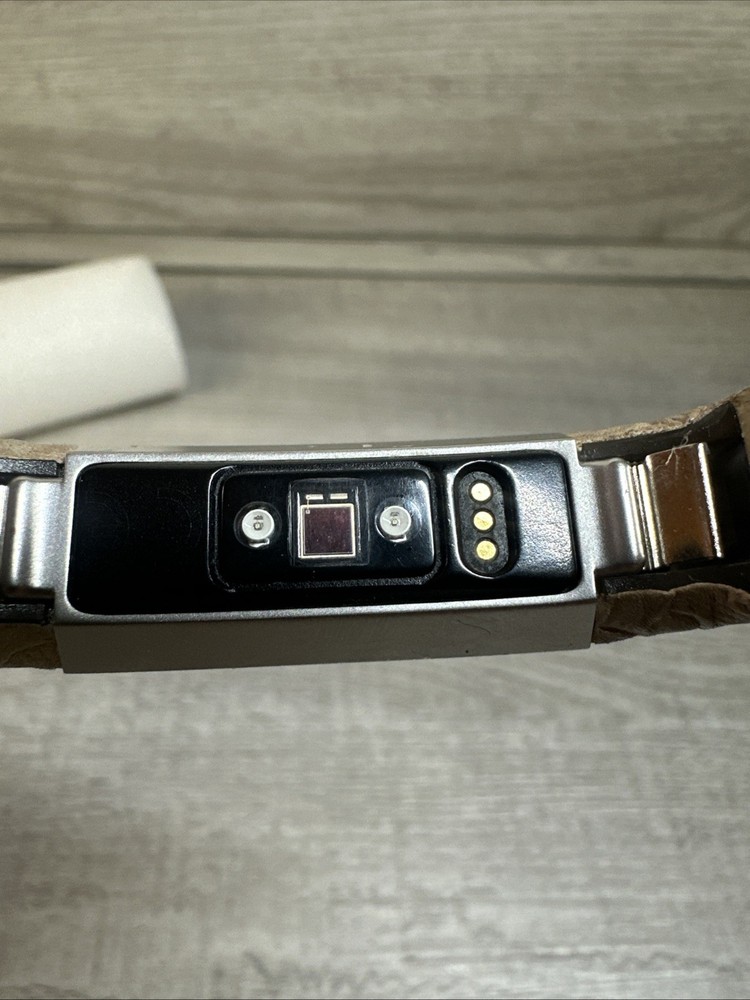 Fitbit FB408 Activity Tracker Silver Genuine Leather Band No Charger Untested