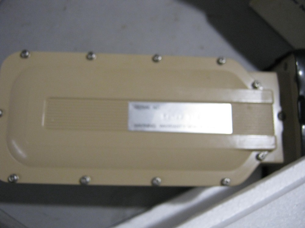 Amplica Comsat LNB-1000Low Noise Block Down Converter NOS!