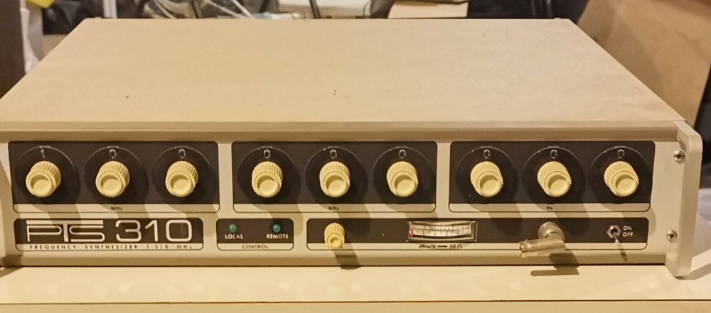 PTS 310 FREQUENCY SYNTHESIZER