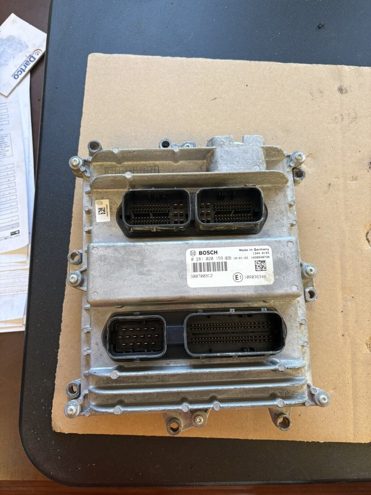 International MaxxForce Engine Control Module P/N 3007009C2   (98)