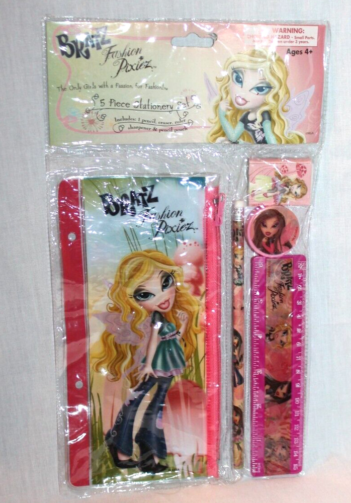 NEW IN PACKAGE DISNEY BRATZ   5-PIECE STUDY KIT
