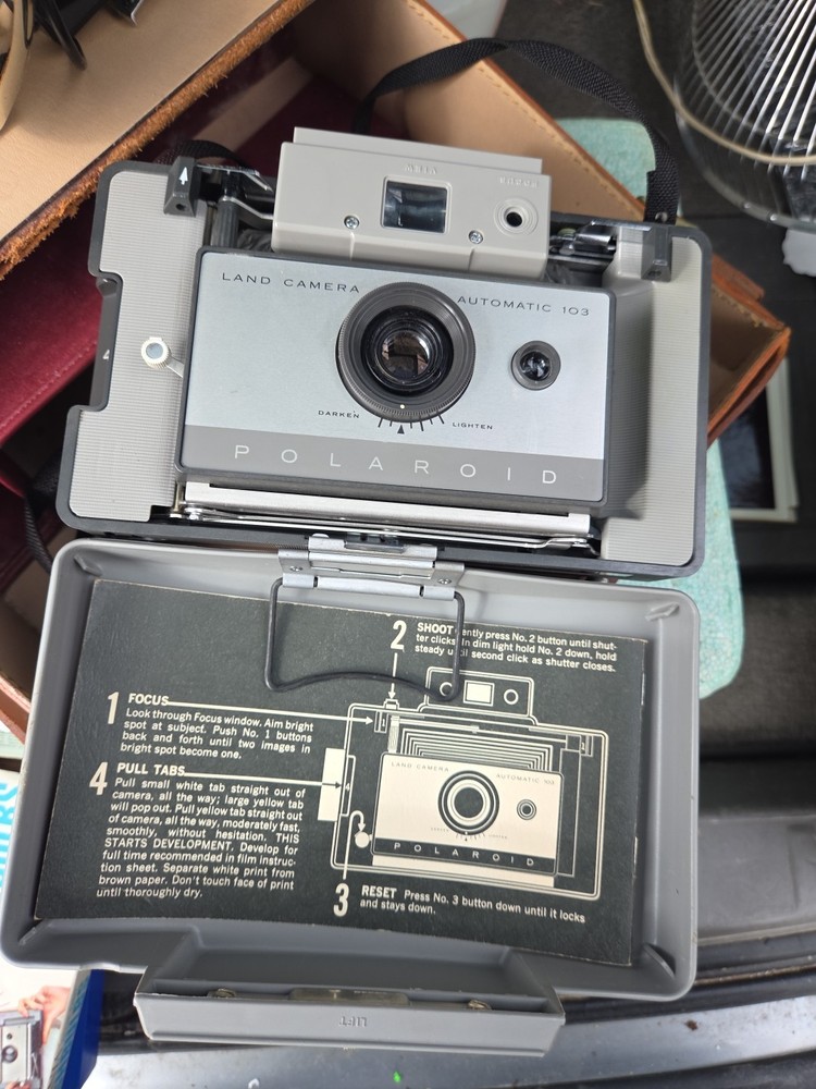 VINTAGE Polaroid Automatic 103 Land Camera w/Case / Flash -Tested/Working (MINT)