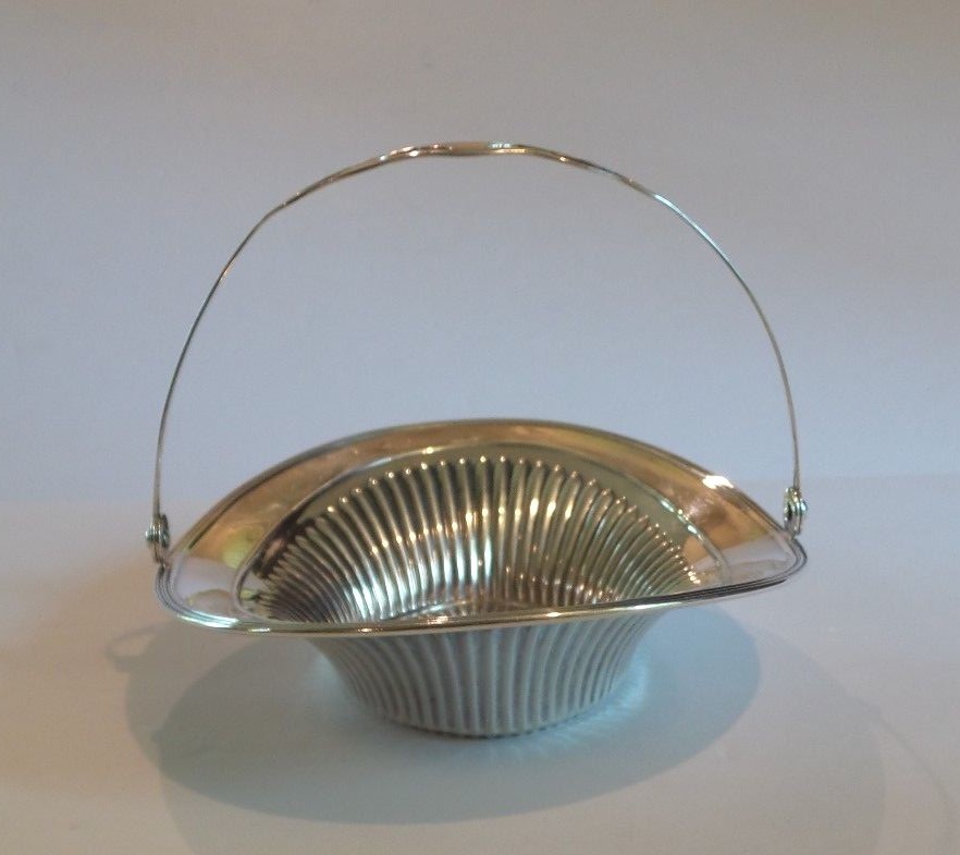 SSMC Sterling Silver Swing Handle Basket, c. 1917, 115 Grams
