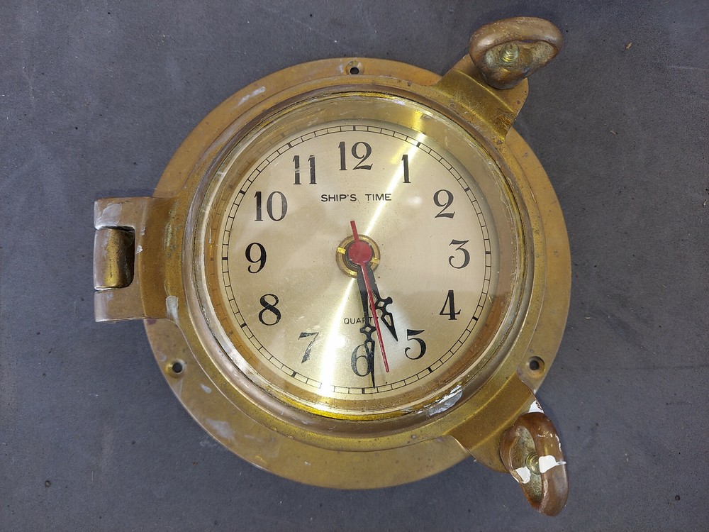 22GG58 NAUTICAL CLOCK, SOLID BRASS, NEEDS CLEANING & POLISHING, IS MISSING ONE