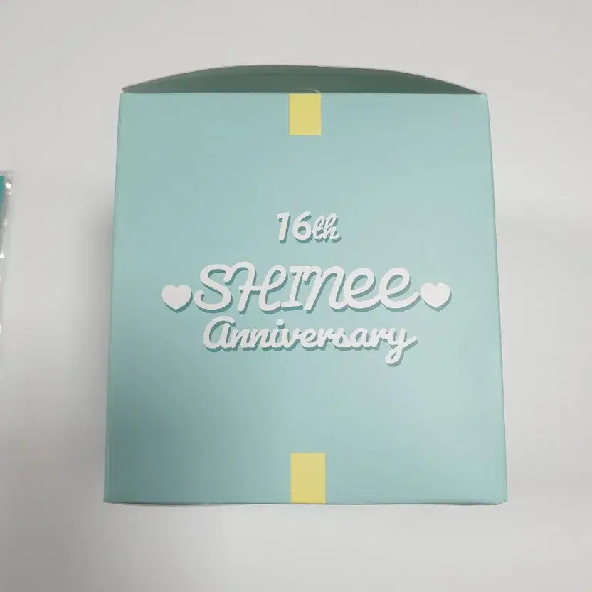 Shinee 16th Anniversary Glitter Keyring Set