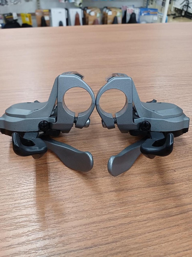 SL-4600 shifters left and right