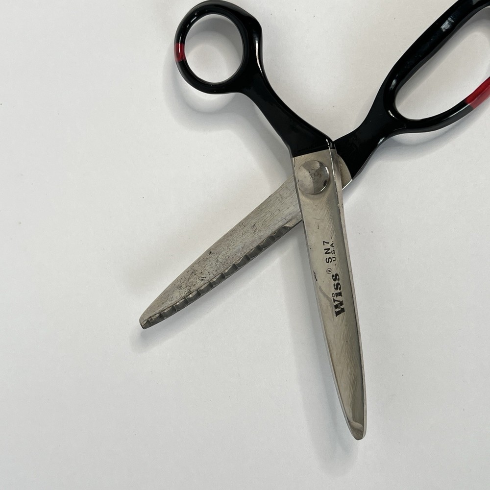 Vintage Wiss Pinking Shears Scissors Model SN7 Scalloping Cutting Edge