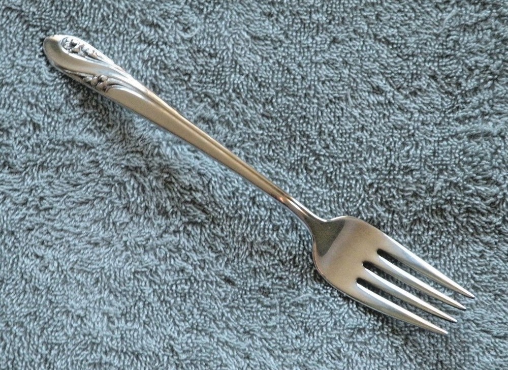 ROMANCE - Holmes & Edwards Silverplate - Flatware / Silverware - 1952 - CHOICE