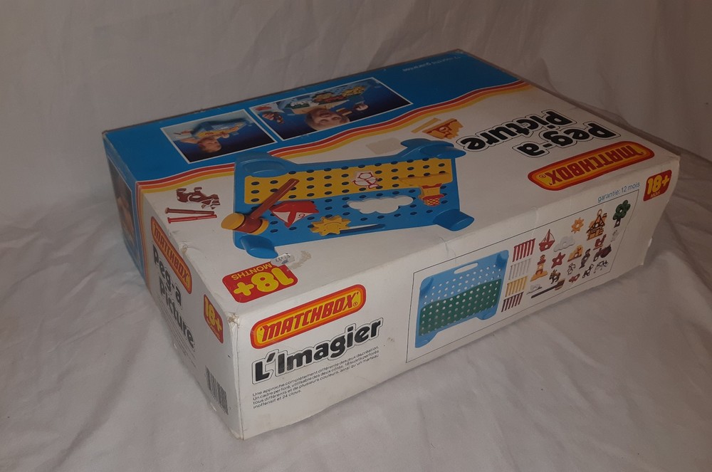 Retro Matchbox Peg-a-Picture boxed 1983