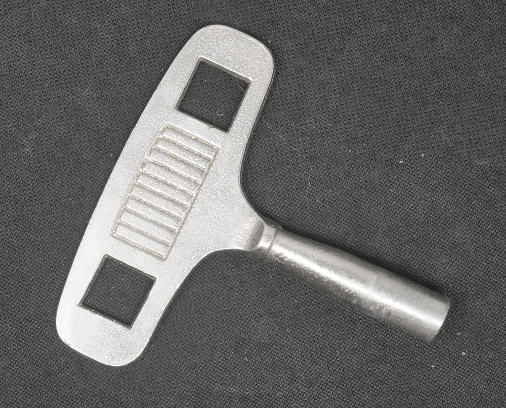 Vintage Clock Key Size 10