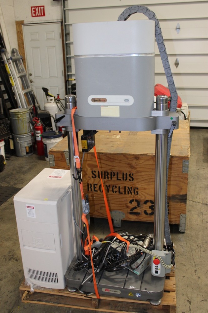 Instron Dynamic and Static Testing MACHINE E3000