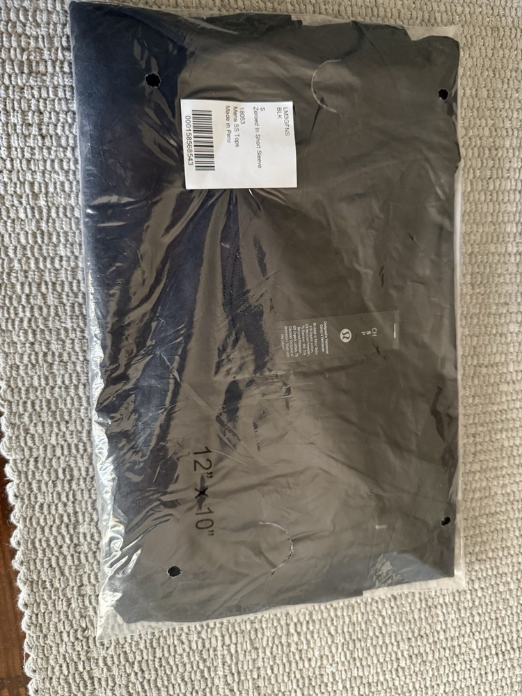 Lululemon Size Small Zeroed In Short-Sleeve Shirt, Black, NWT
