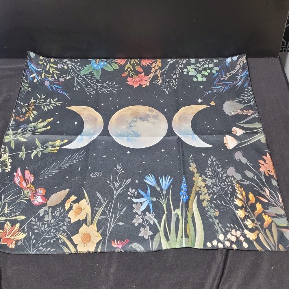 Botanical Moon Phase 19.5x19.5" Alter/Tarot Cloth