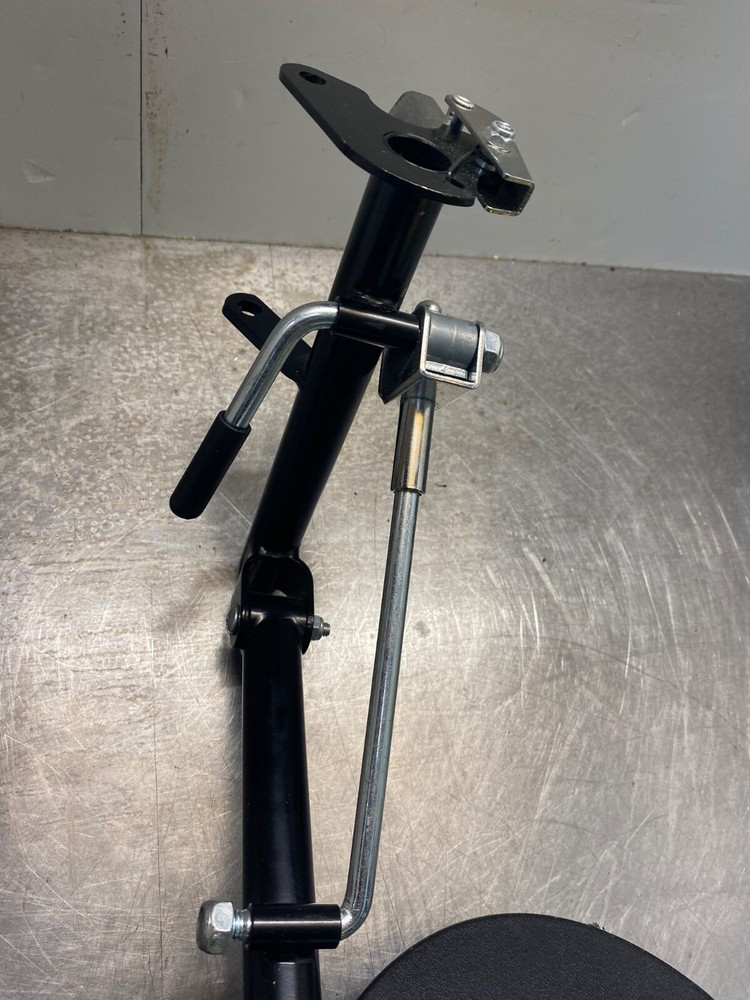 Universal Wheelchair Articulating Elevating Rightside Legrest (E1/#8)