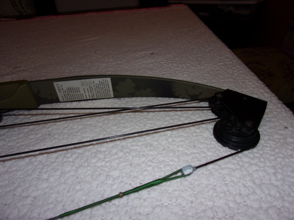 Bear Whitetail Hunter Green Camo Compound Bow