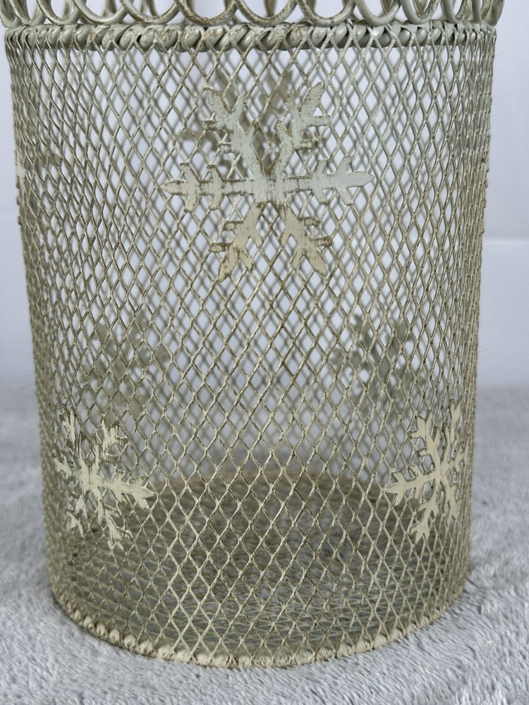 Decorative Metal Basket Snowflake Design