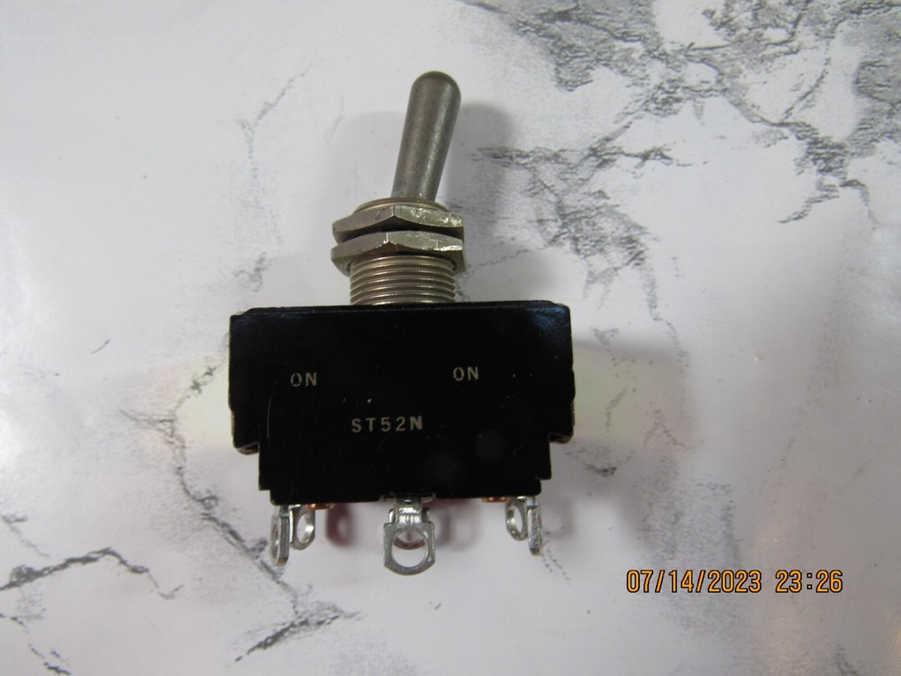 Cutler Hammer Toggle Switch ST52N On-On