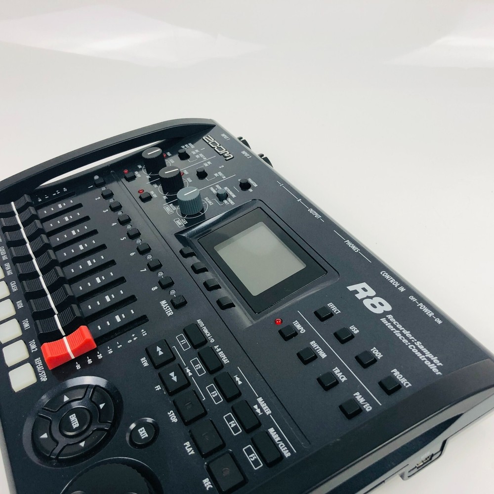 Zoom R8 Multitrack Digital Recorder 8-track MTR Sampler Working Order