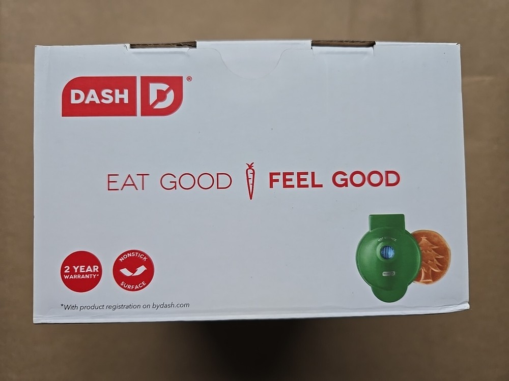 Dash Christmas Tree Mini Waffle Maker-4" Surface-Non Stick-350 Watts Green