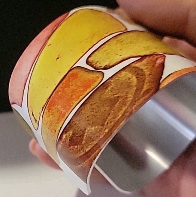 Signed Hue Dew .com Multicolor Silvertone Bracelet 7.5