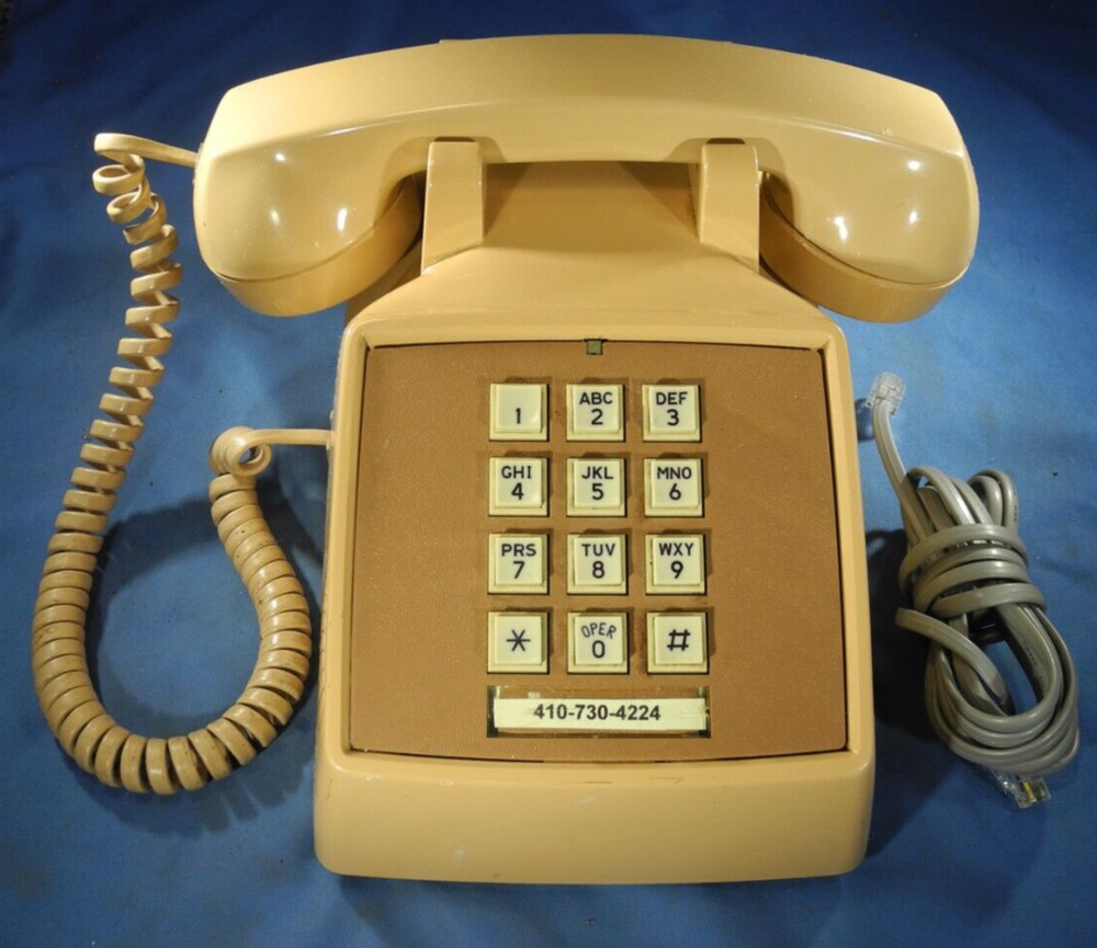 Radio Shack Beige Table Phone Push button - Very nice!