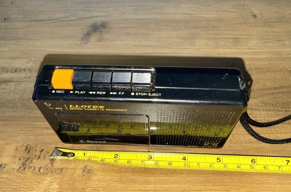 Vintage Lloyd’s Micro Cassette Recorder 2 Speed Model V205 Works Tested