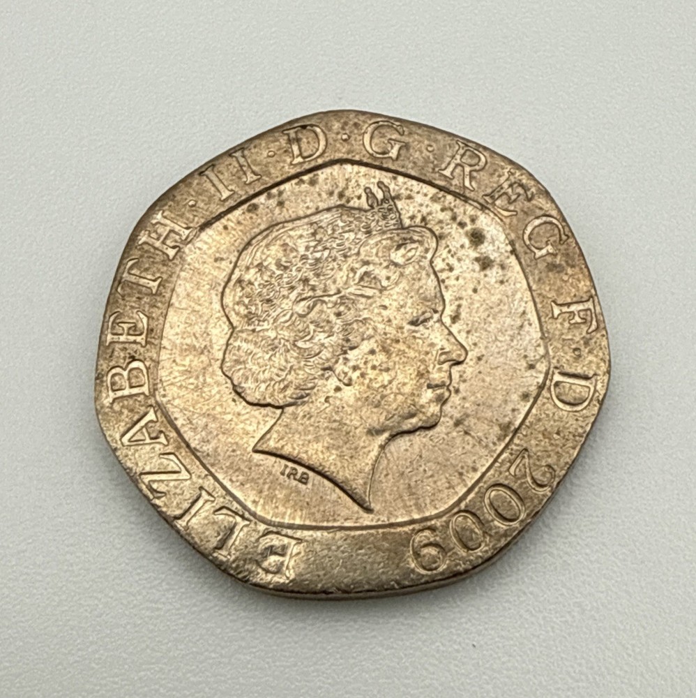 2009 British 20 Pence Royal Shield Coin M1