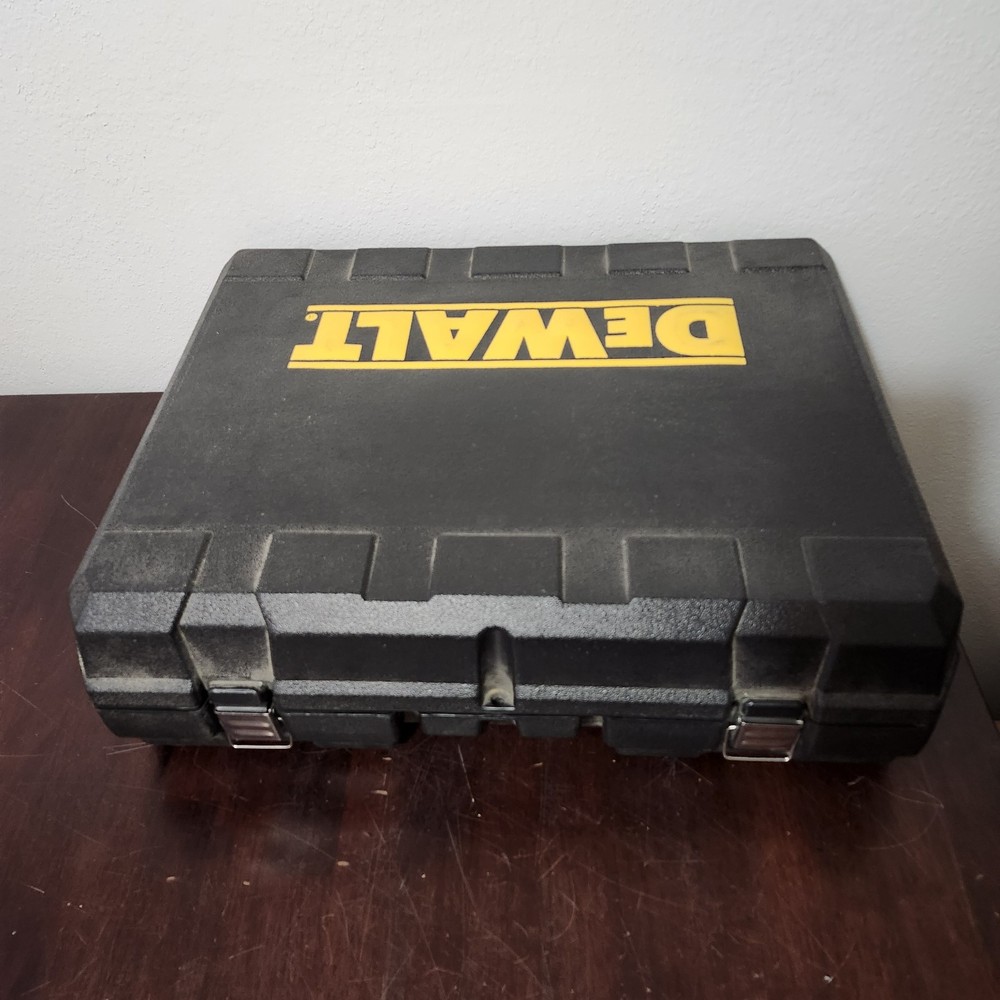 Dewalt router case - DW618B3E case only Missing Handle SEE PHOTOS