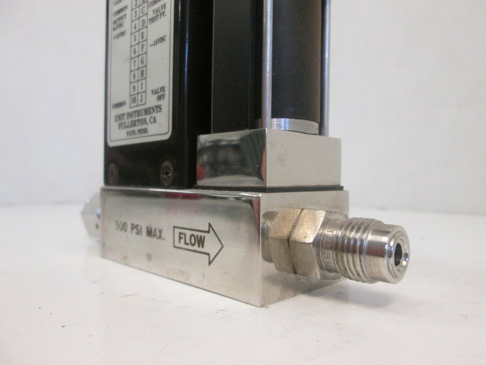 Unit UFC-1000, MFC, Mass Flow Controller, N2/H2, 500 SCCM, Used