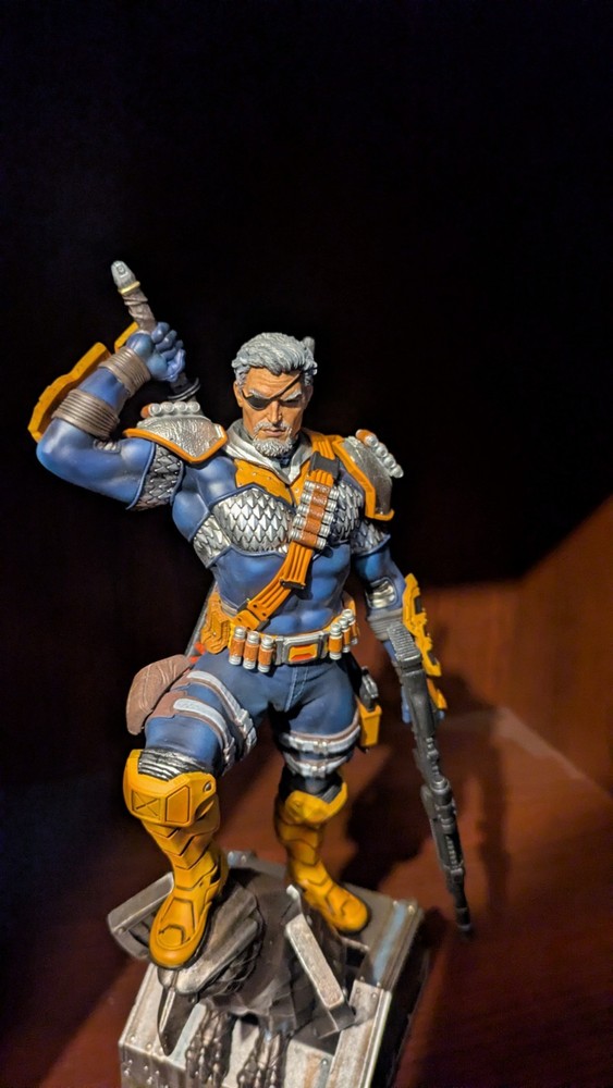 Iron Studios Deathstroke 1:10 Scale Statue DC Comics w/ Extra Portrait