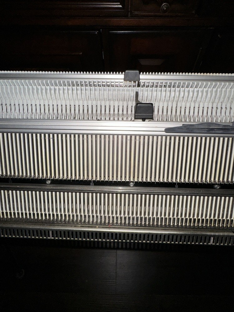 Passap Duomatic 80 Knitting Machine - READ