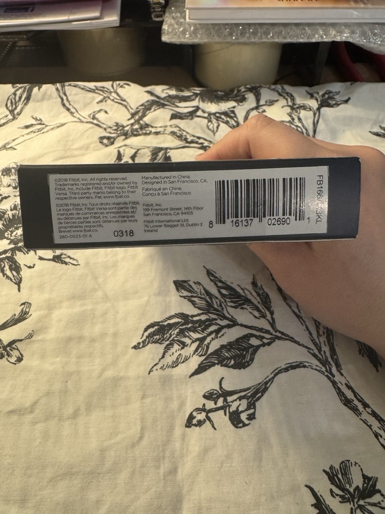 NIB Fitbit Versa Classic Band Black Size Large