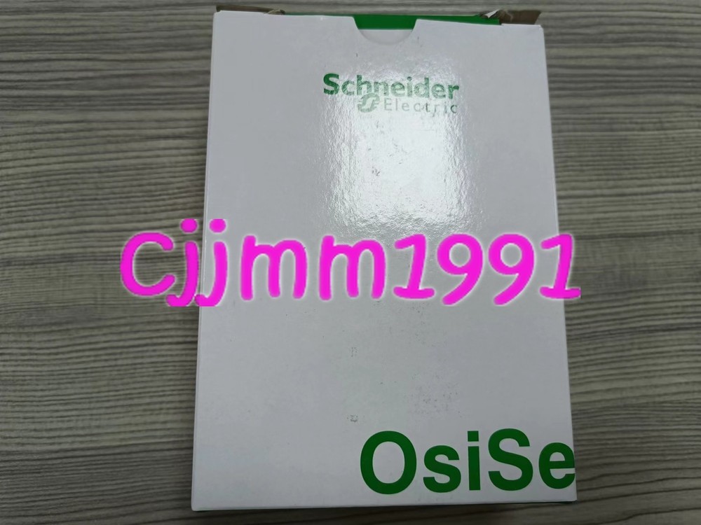 1PC NEW Schneider XSAV11373