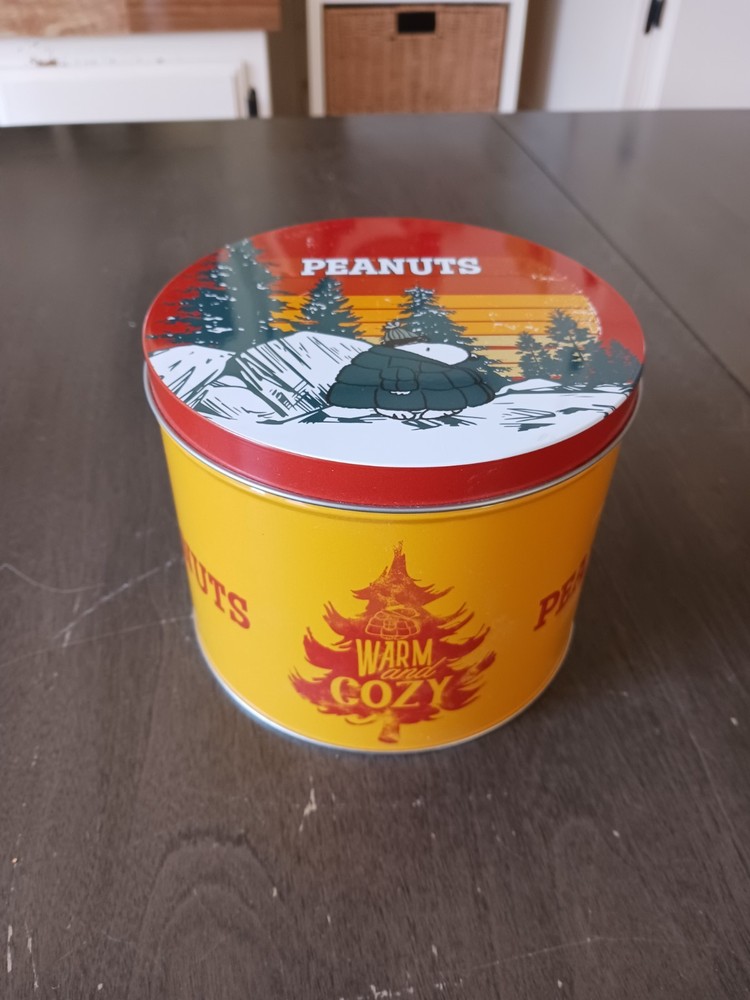 2024 Peanuts Warm and Cozy Keepsake Tin