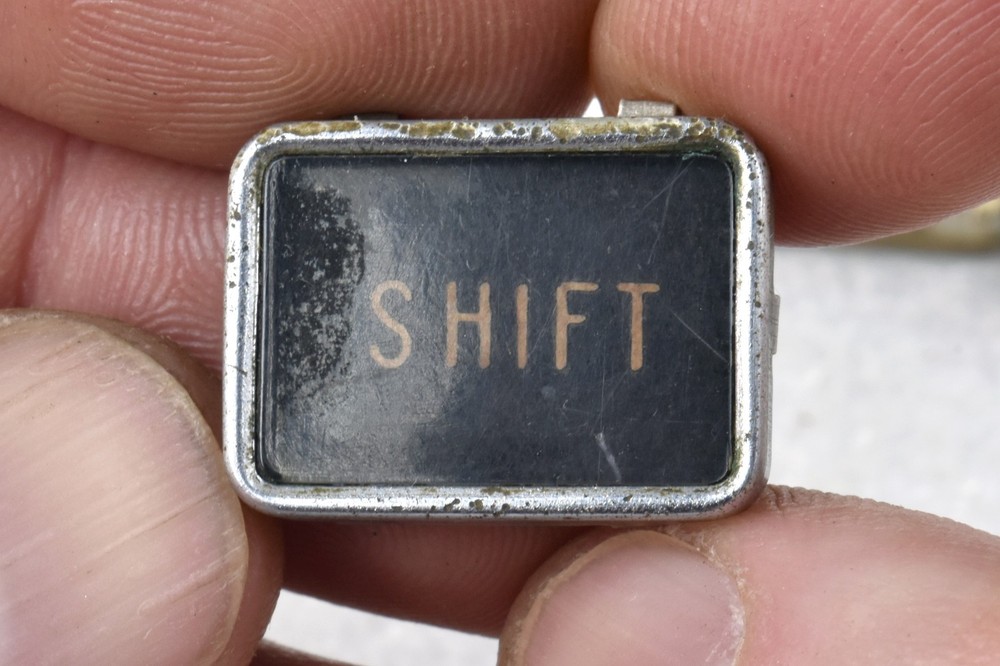 VTG 1941 Royal KMM Rectangular Shift Backspace Tab Key Caps Replacement Part