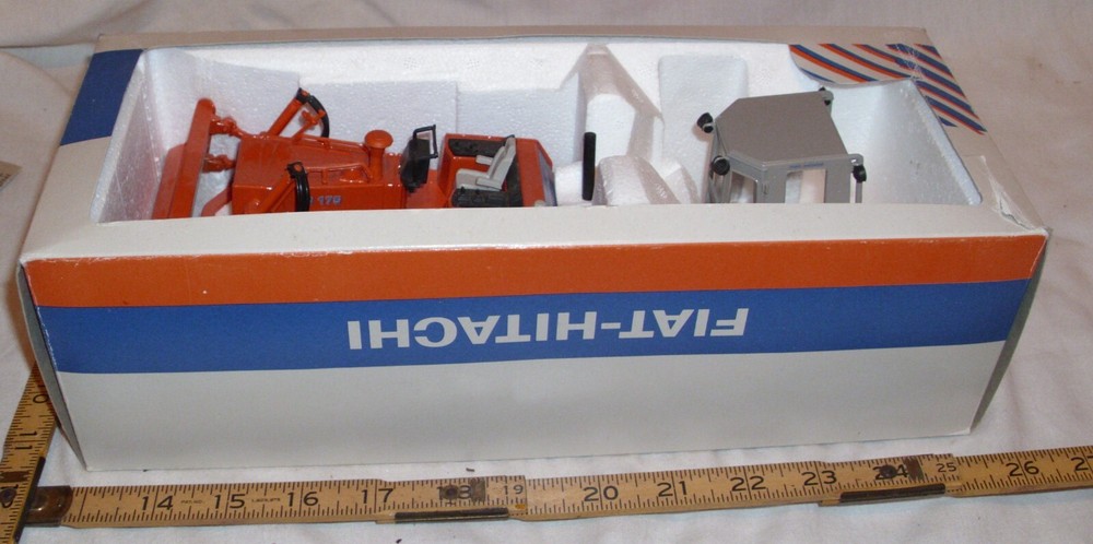 FIAT HITACHI FD 175 DOZER MODEL BOXED NEW