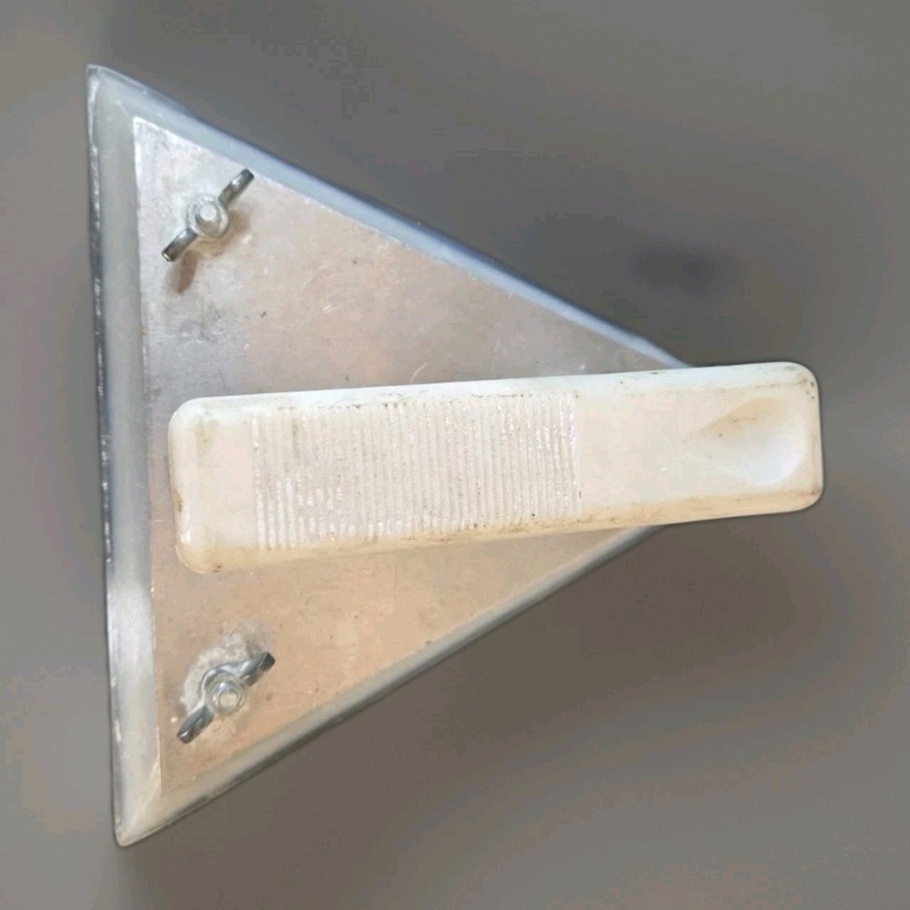 Triangle hand sander