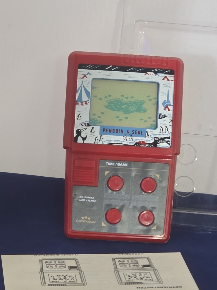 Commodoor Penguin & Seal