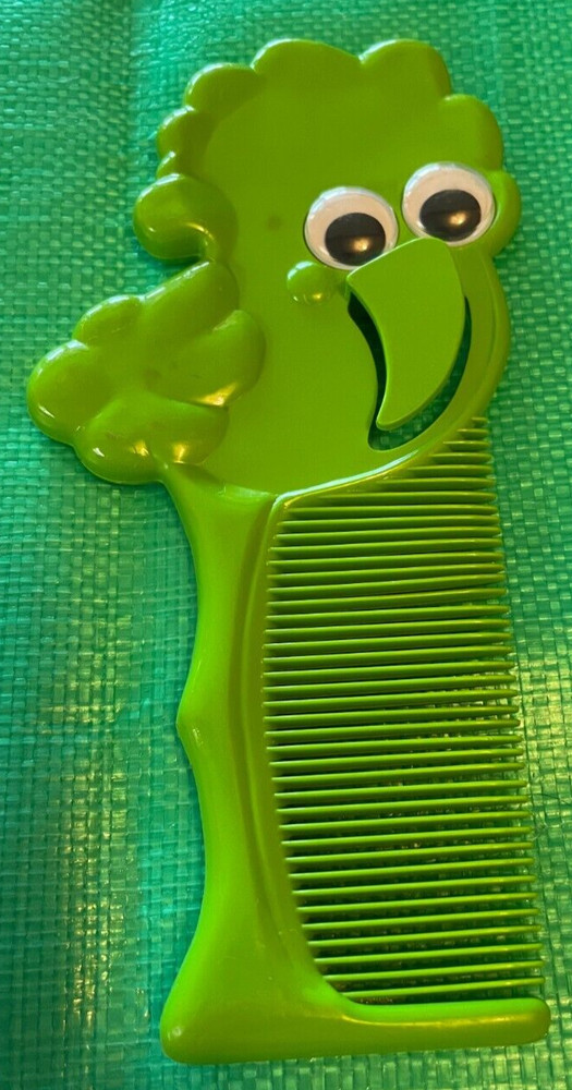 Vintage Avon Pocket Peeper Comb