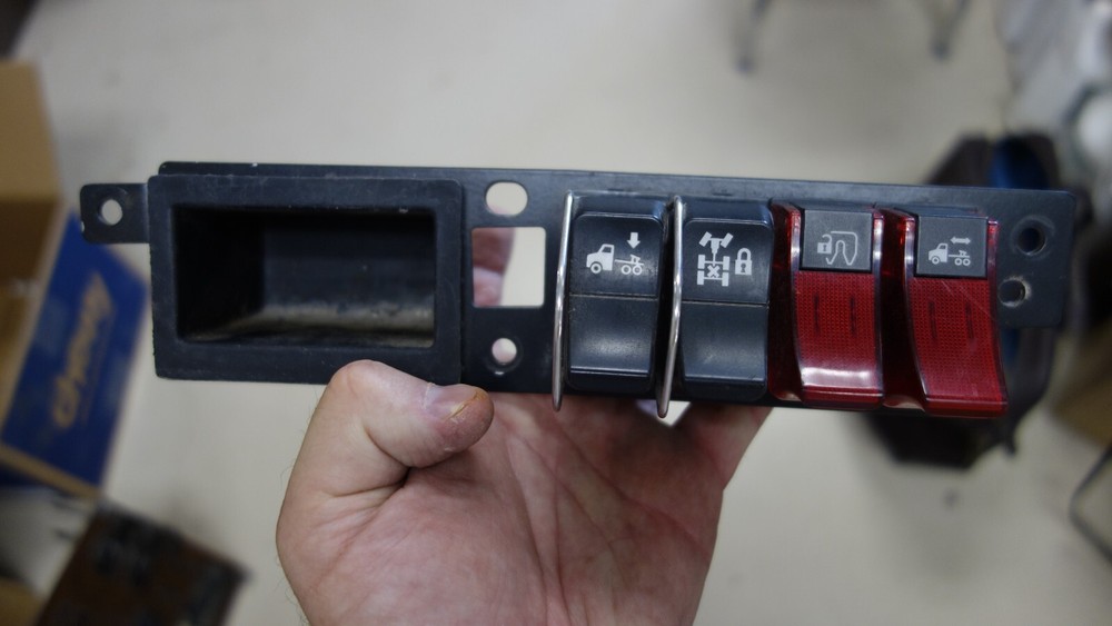 Kenworth T68 Dash Switch Panel w Four Switches