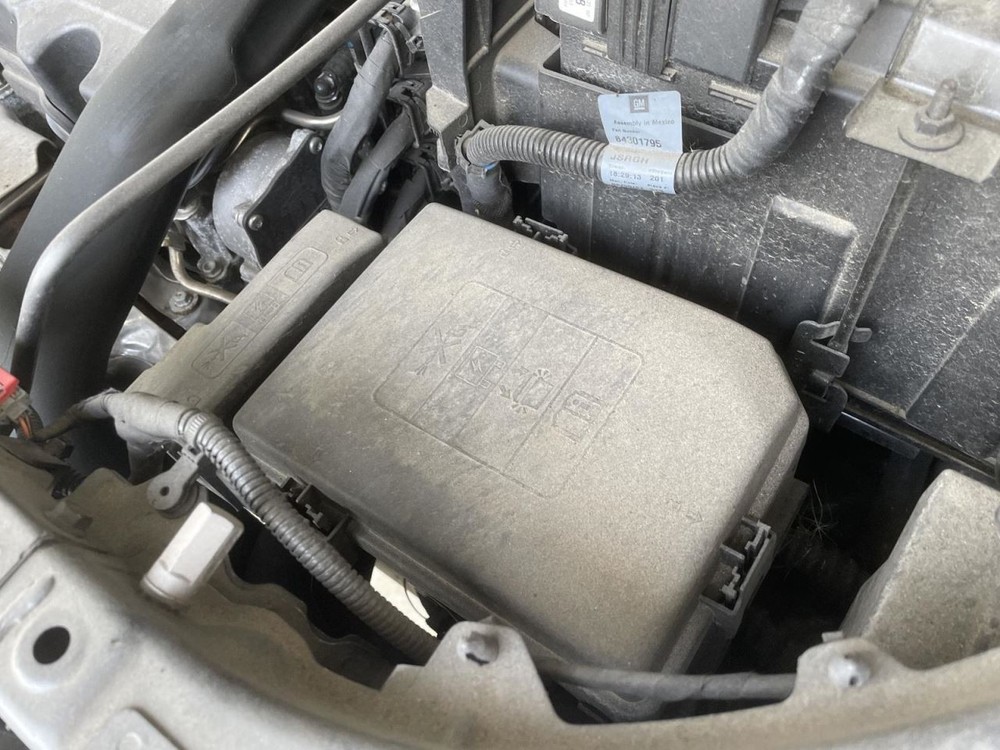 Fuse Box Engine Fits 18-22 EQUINOX 1069755