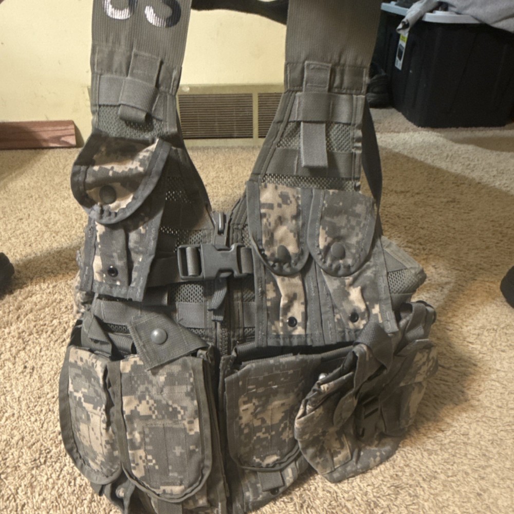 US Military UCP Fighting Load Carry vest