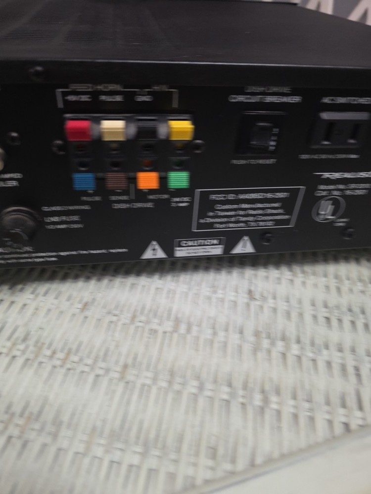 REALISTIC SATELLITE RECEIVER MODEL SR 2010