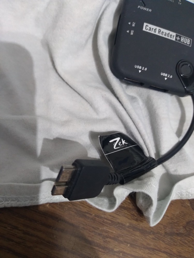 Zek Memory Stick Card Reader + Hub