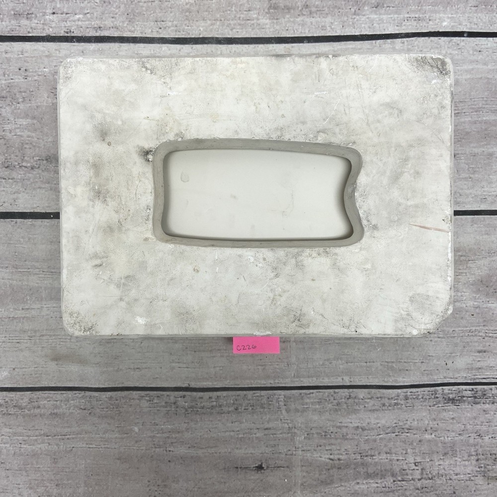 Holland Ceramic Dish Mold H415