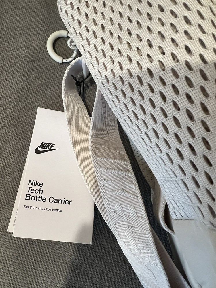Nike Tech Bottle Carrier Brand New